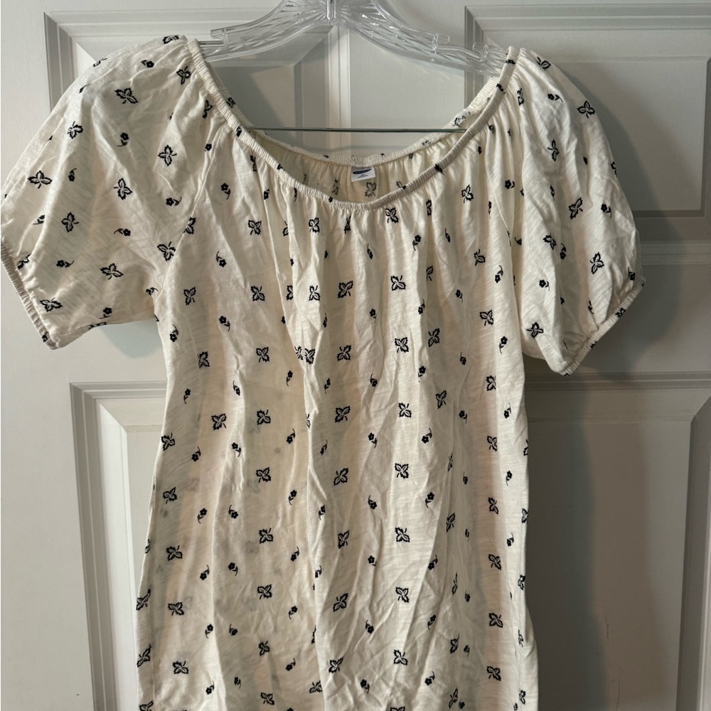 Old Navy Cream and Black Blouse Elegant Style